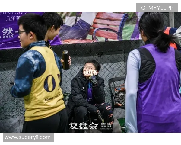 南京飞盘队与武汉飞盘队赛后复盘分析团队意识与战术执行的对比探讨